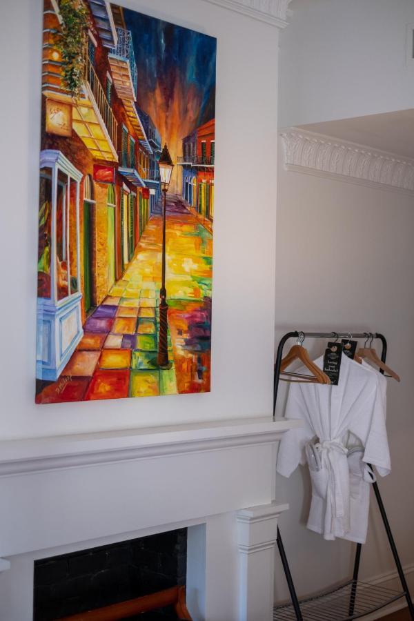 Royal Frenchmen Hotel And Bar New Orleans Esterno foto