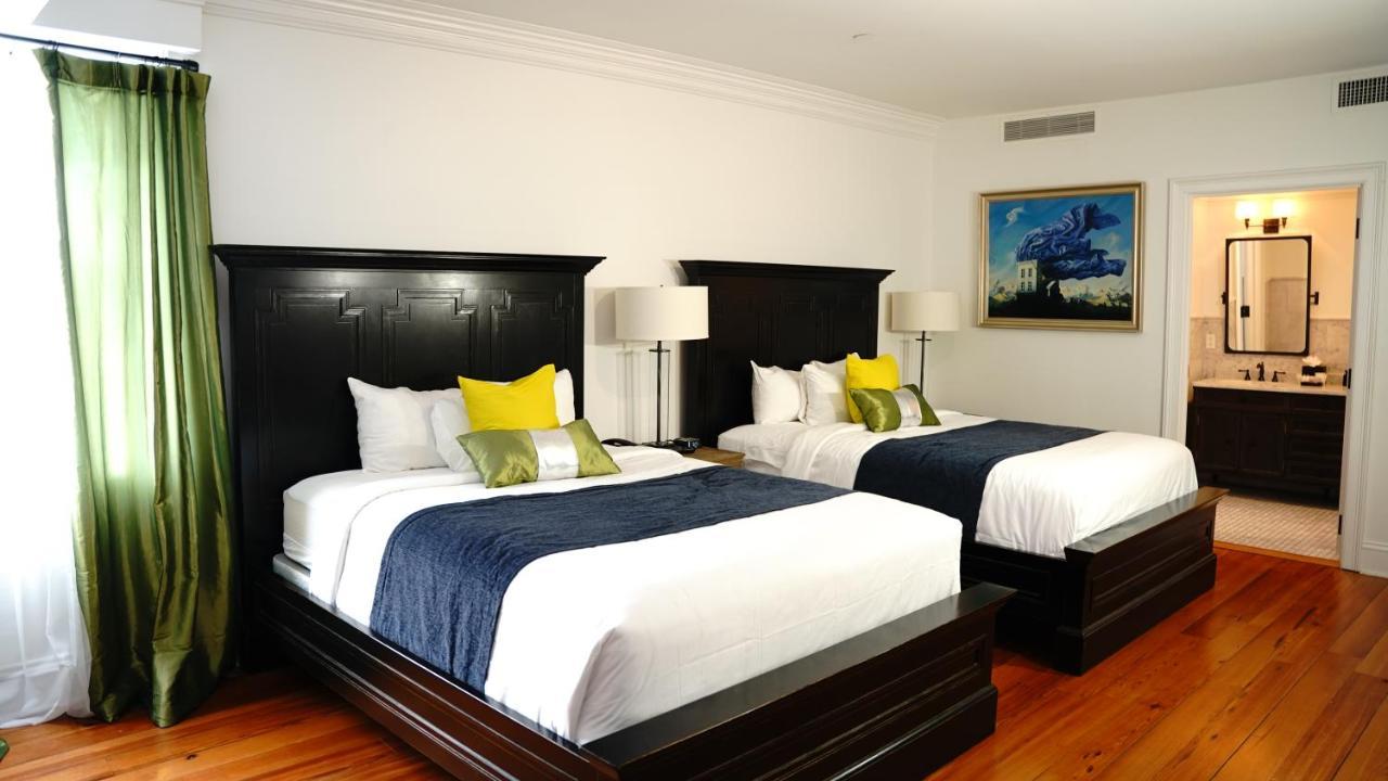 Royal Frenchmen Hotel And Bar New Orleans Esterno foto