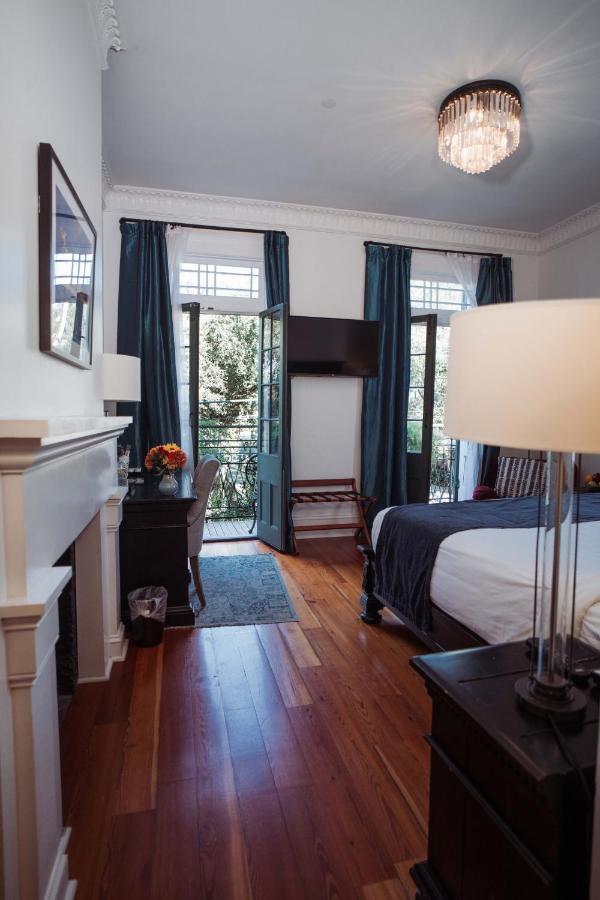 Royal Frenchmen Hotel And Bar New Orleans Esterno foto